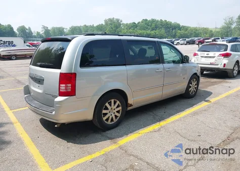 2009 Chrysler Town & Country Touring из США, поврежденный, VIN 2A8HR54199R675608